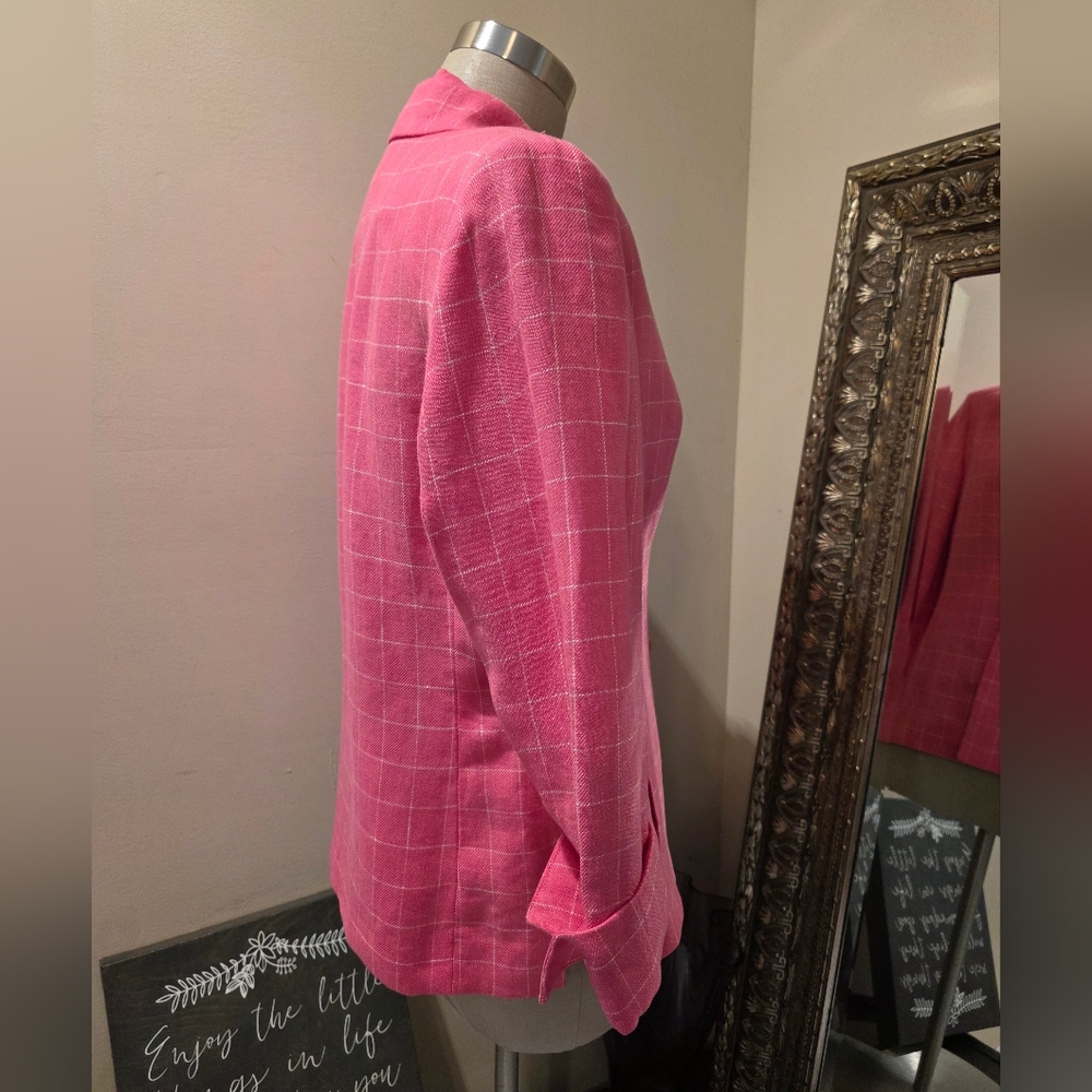 *Vintage* Jones New York Signature Blazer. 100% Linen. 'Tulip Pink'. Size 4. - Picture 2 of 7
